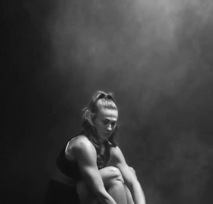Karolina Nowicka, kadr z filmu z serii nuvr athletes (kluczowy moment)