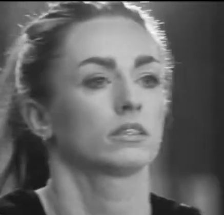 Weronika Pietras, kadr z filmu z serii nuvr athletes (co zostawiasz)